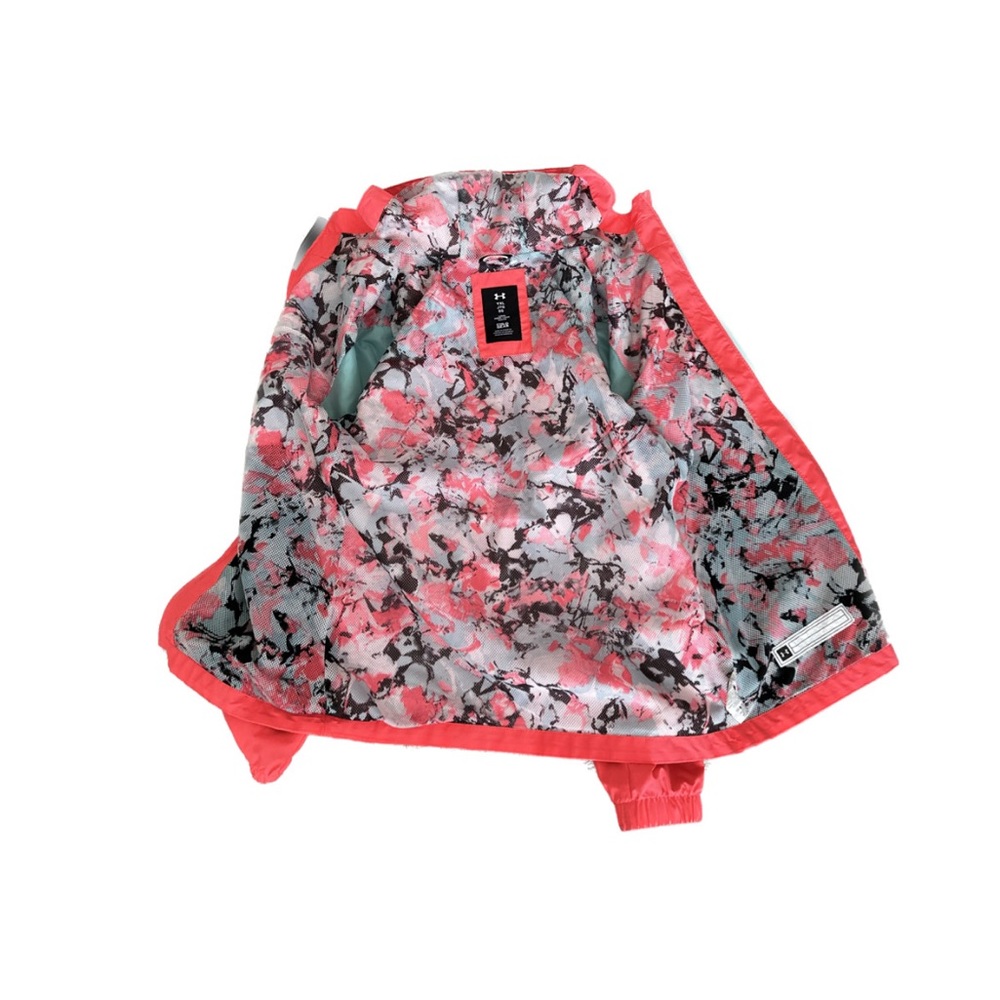 Under Armour neon pink girls rain jacket. Size 14-16 (YXL)